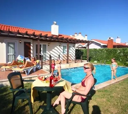 Oasis Holiday Bungalows * Yanıklar