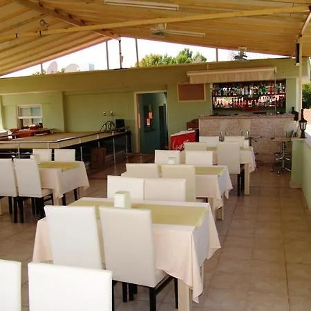 Oasis Holiday Bungalows Yanıklar